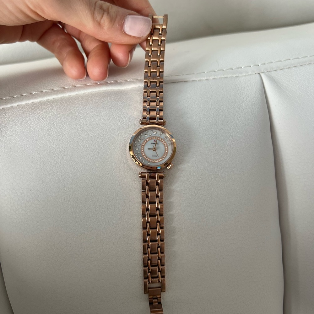 ⌚️ Luxury Rose gold round watch